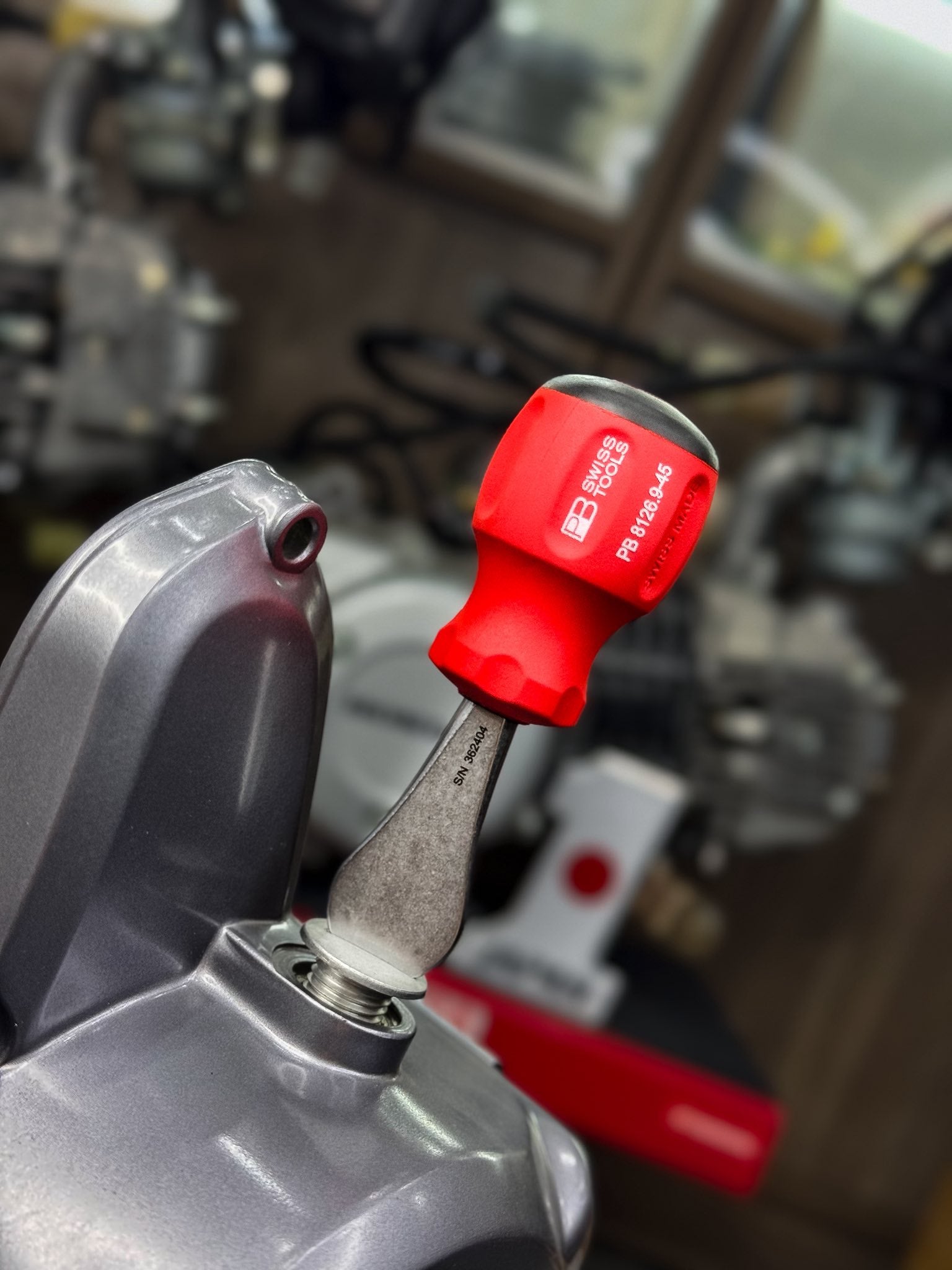 TUA VÍT DẸP MỞ NẮP PIN THÂN NGẮN PB SWISS TOOLS 45MM PB 8126.9-45 - Ảnh 14