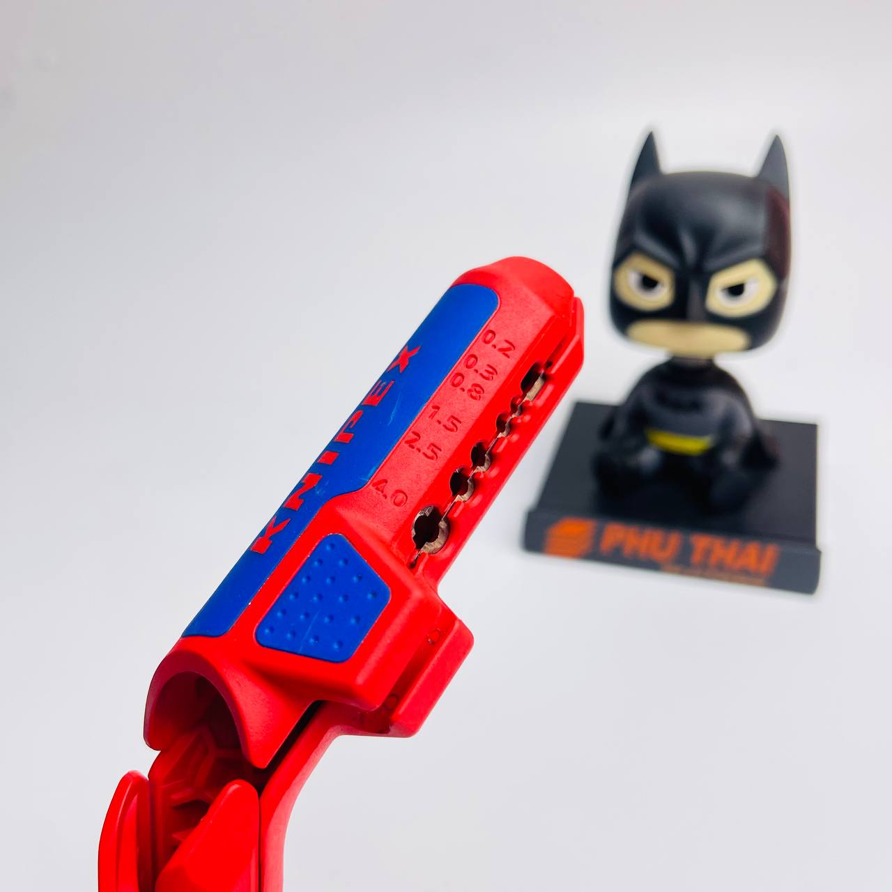DỤNG CỤ TUỐT DÂY ĐA NĂNG KNIPEX ERGOSTRIP® 8-13 MM CHO NGƯỜI THUẬN TAY TRÁI 16 95 02 SB - Ảnh 5