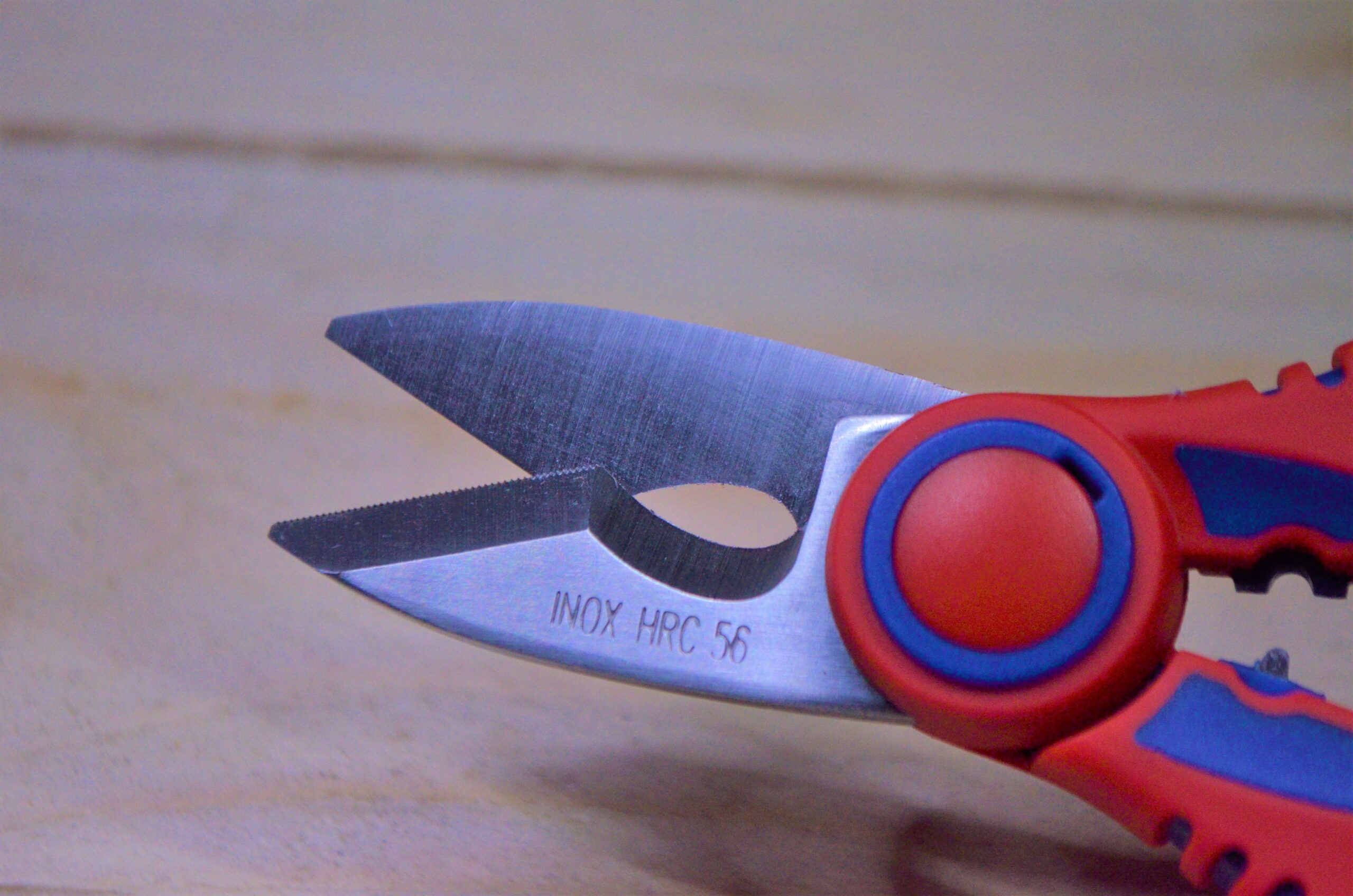 KÉO CẮT DÂY ĐIỆN KNIPEX 95 05 10 SB - Ảnh 11