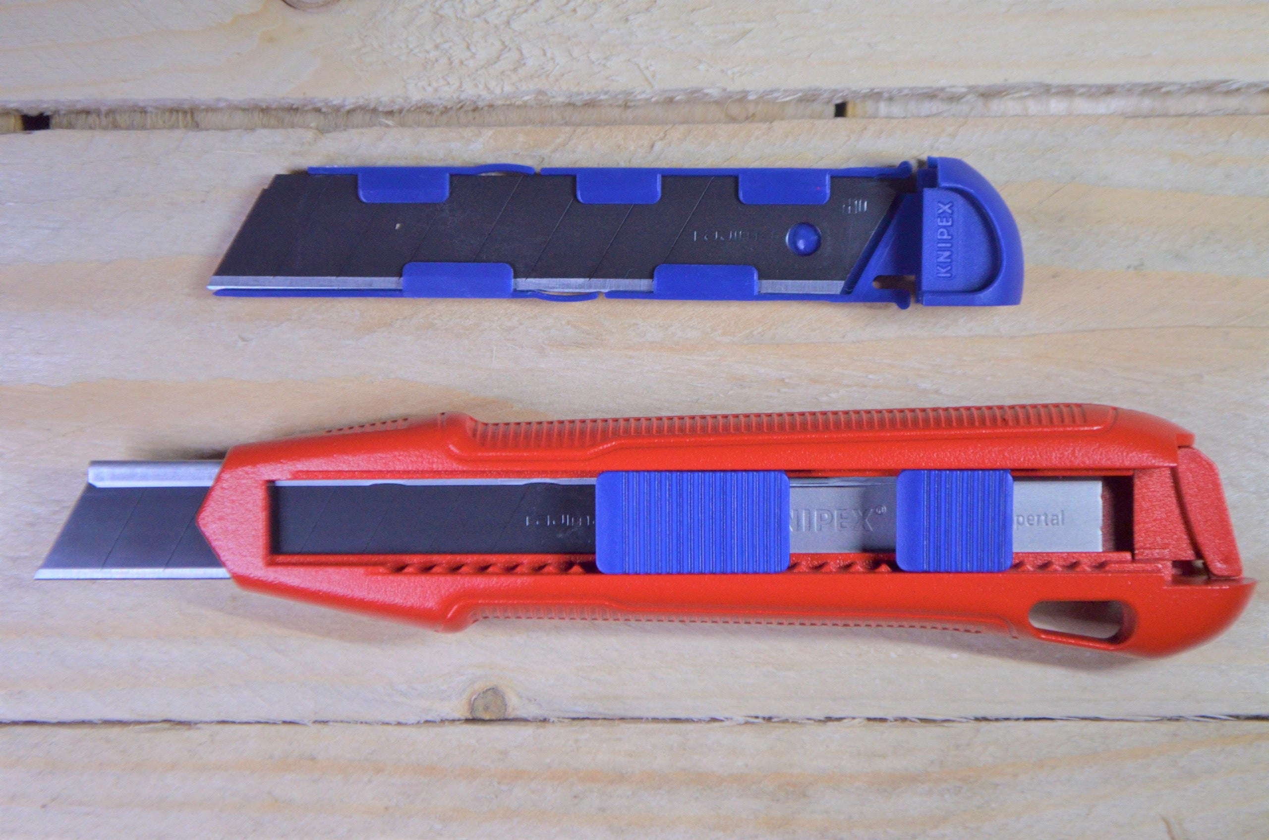 DAO RỌC KNIPEX 90 10 165 BK CUTIX UNIVERSAL KNIFE - Ảnh 3