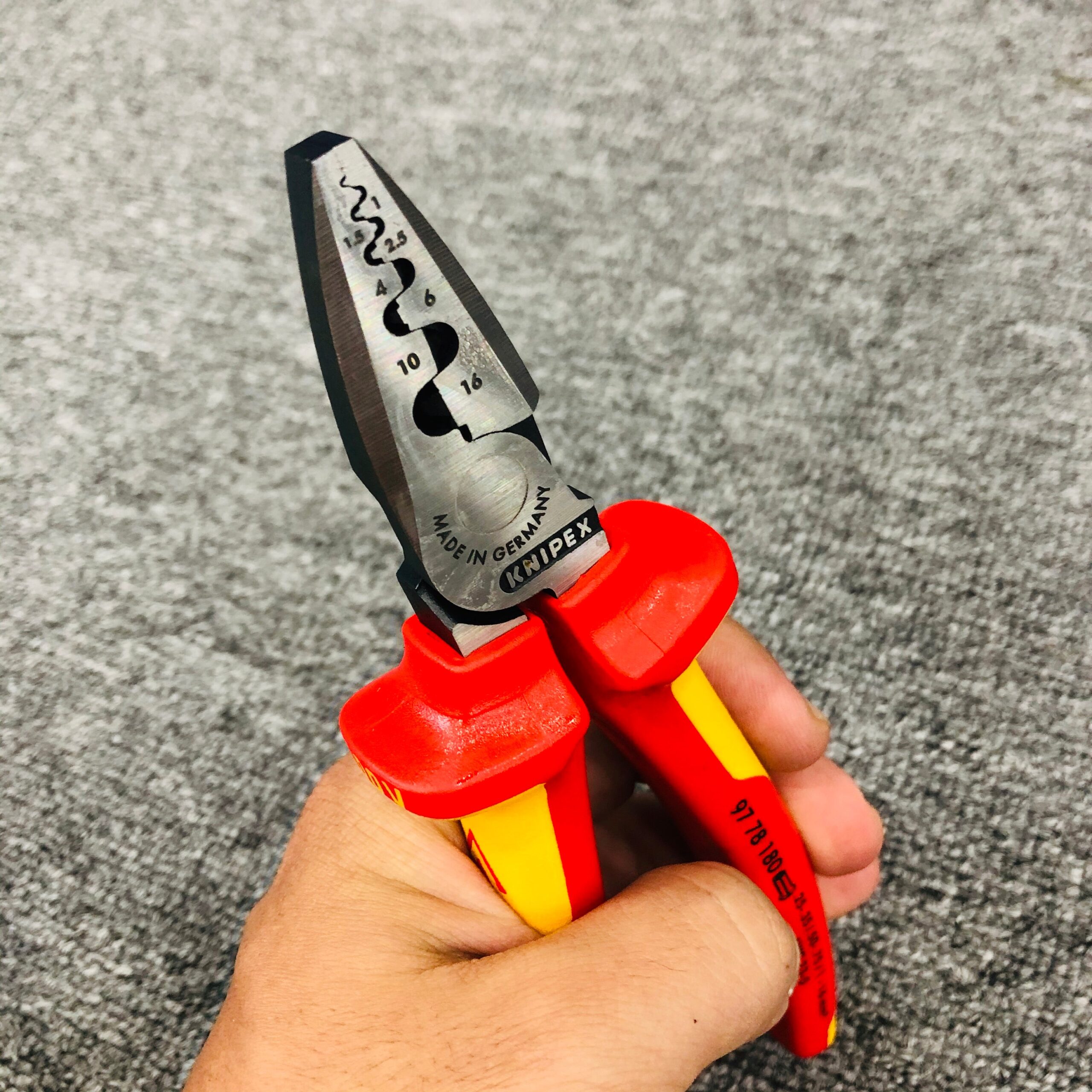 KÌM BẤM COS 16MM KNIPEX CÁCH ĐIỆN 1000V 97 78 180 - Ảnh 7