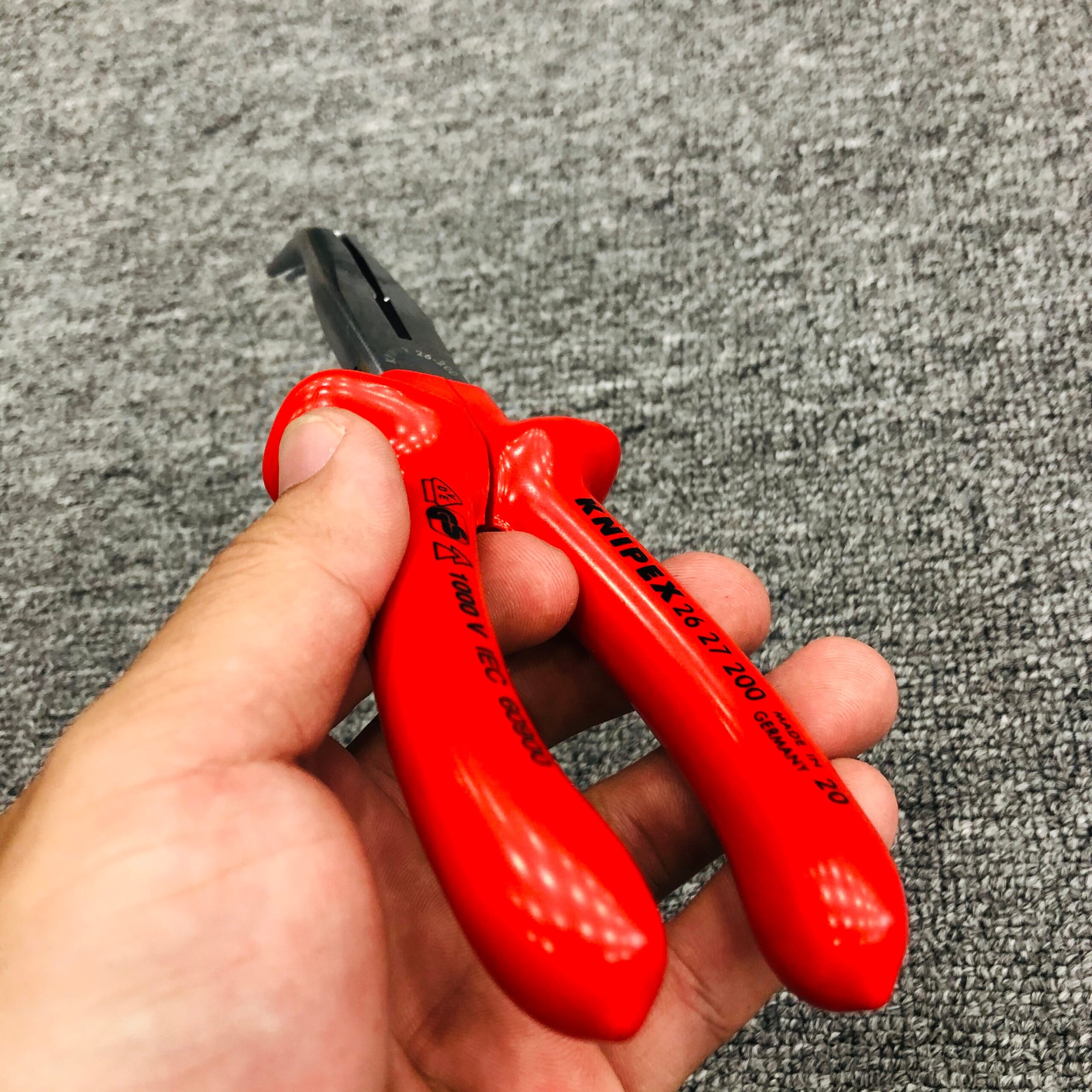 KÌM MŨI CONG KNIPEX DÀI 200 MM TAY CẦM ĐÚC CÁCH ĐIỆN 1000 V 26 27 200 - Ảnh 3