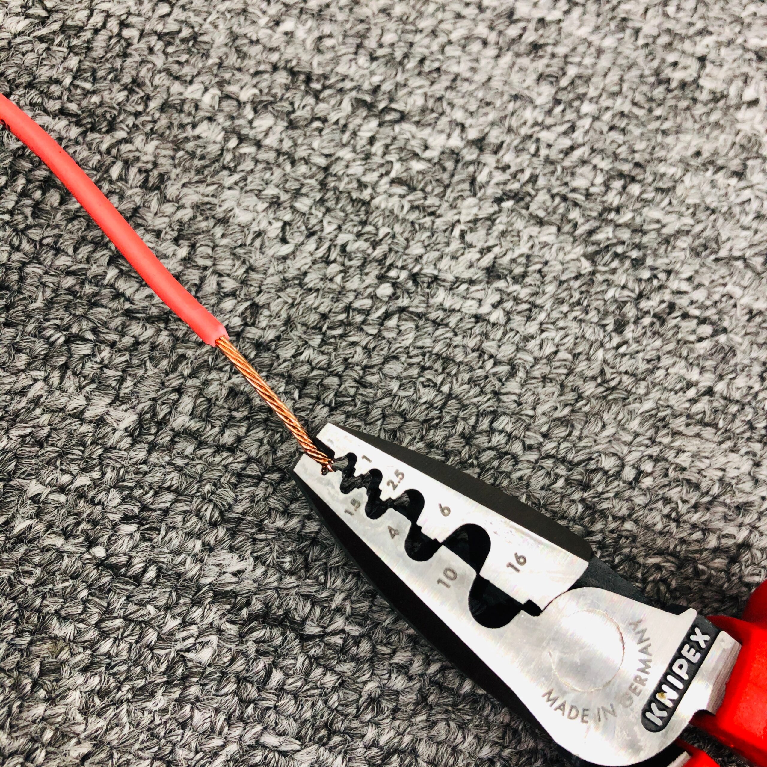 KÌM BẤM COS 16MM KNIPEX CÁCH ĐIỆN 1000V 97 78 180 - Ảnh 8